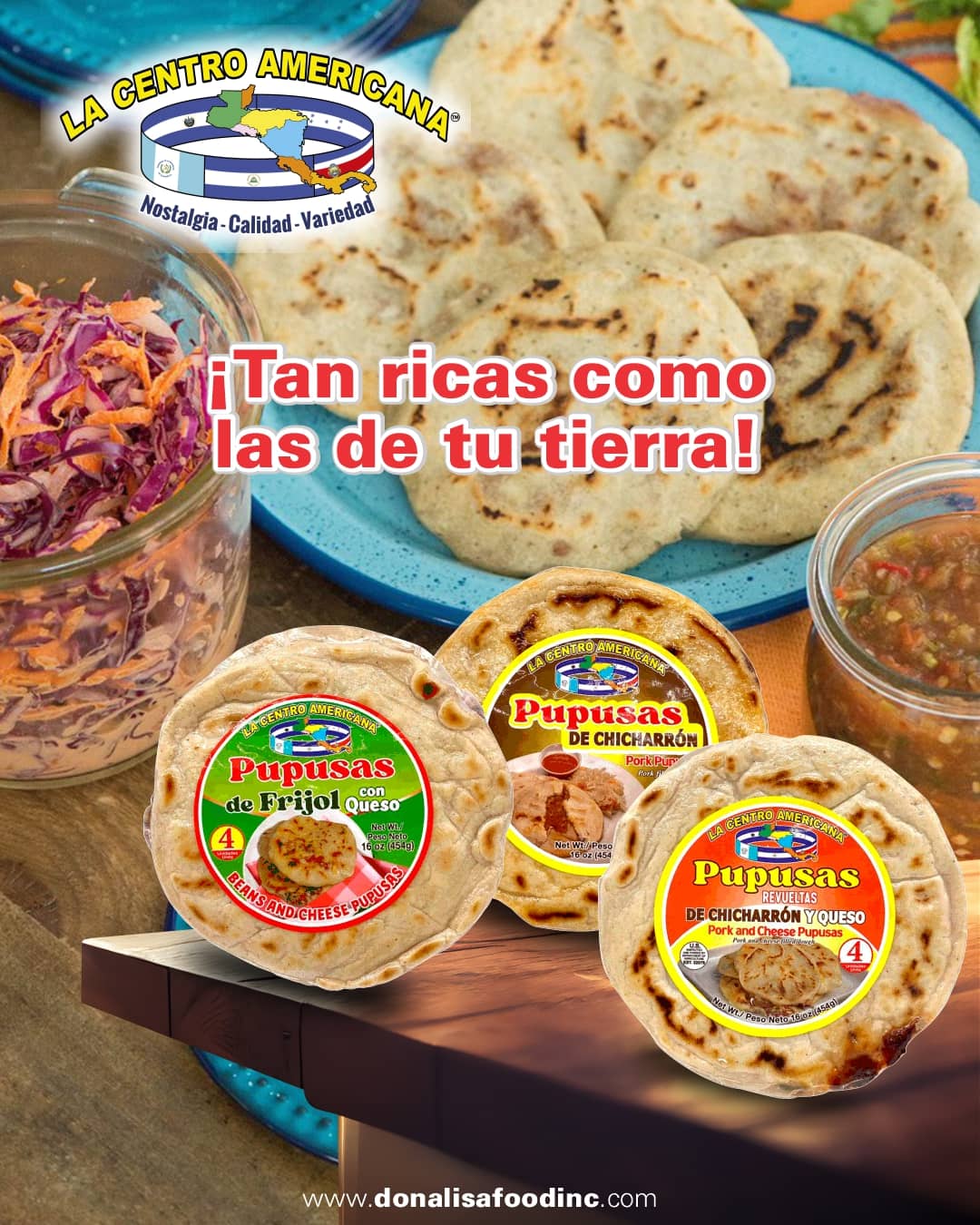 Pupusas de chicharrón salvadoreñas con curtido y salsa tradicional